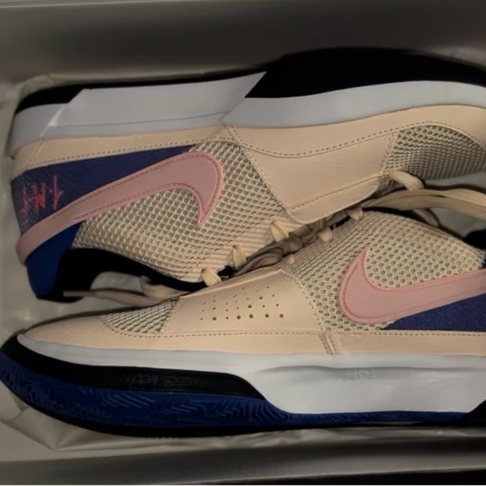 Nike Ja 1 Men's Basketball Shoes
Guava Ice Size 9.5